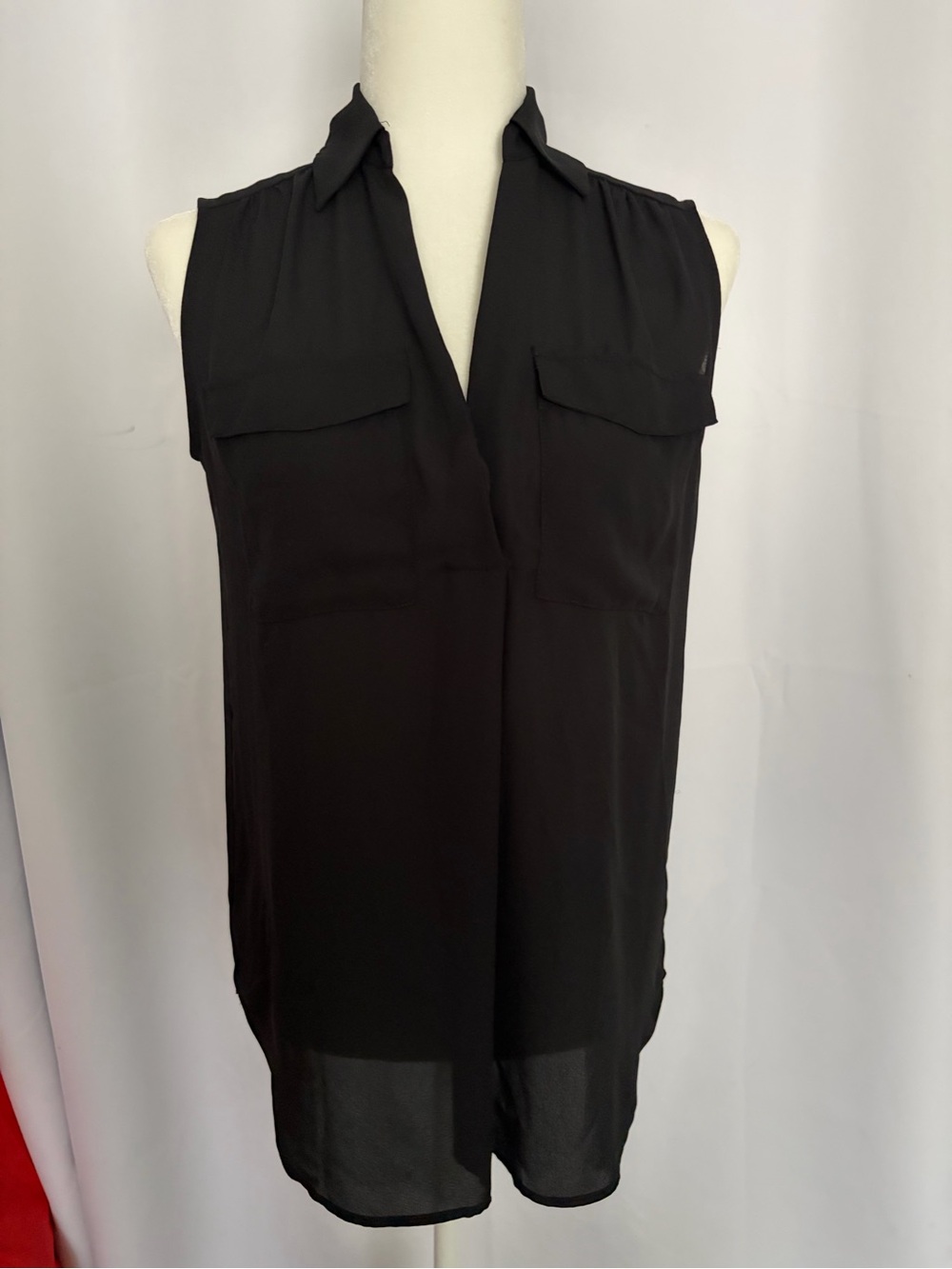 Ann Taylor Black Sleeveless V-Neck Blouse with pocket
